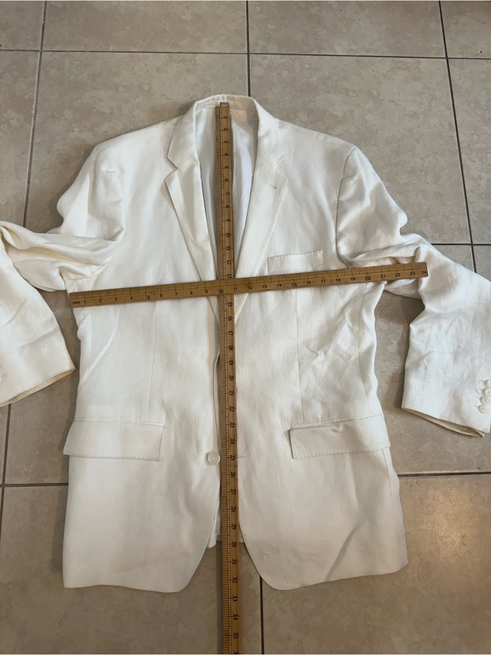 Murano Cream Two-Piece Linen Suit - Picture 2 of 8